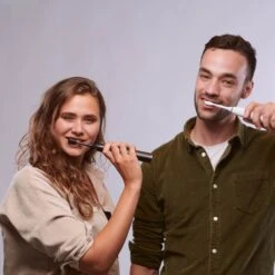 BOOMBRUSH Elektrische Tandenborstel - Zwart - 90 Dagen Batterij - Duurzaam 21 BOOMBRUSH Elektrische Tandenborstel - Zwart - 90 Dagen Batterij - Duurzaam -Verzorgingsproducten 1200x1200 1548