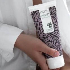 Australian Bodycare Intim Wash 200 Ml - Intieme Zeep Voor De Dagelijkse Wasbeurt Met Tea Tree Olie - Helpt Bij Jeuk, Onaangename Geurtjes En Ander Intiem Ongemak - Effectief Tegen Rode Bultjes, Scheerbrand En Ingegroeide Haartjes Na Intiem Scheren 12 Australian Bodycare Intim Wash 200 Ml - Intieme Zeep Voor De Dagelijkse Wasbeurt Met Tea Tree Olie - Helpt Bij Jeuk, Onaangename Geurtjes En Ander Intiem Ongemak - Effectief Tegen Rode Bultjes, Scheerbrand En Ingegroeide Haartjes Na Intiem Scheren -Verzorgingsproducten 1200x1200 464