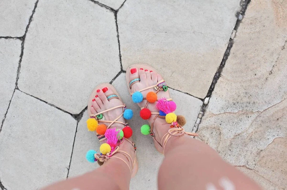 Vastu Eeltverwijderaar - Elektrische Oplaadbare Voetvijl Inclusief Opvangdoekje & Opbergzakje - Callus Remover - Inclusief Extra Opzetvijlen 6 Vastu Eeltverwijderaar - Elektrische Oplaadbare Voetvijl Inclusief Opvangdoekje & Opbergzakje - Callus Remover - Inclusief Extra Opzetvijlen - Afbeelding 6