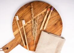 Bamboe Tandenborstel By Olive 4 St. Genummerd 100% Moso Bamboo 19 Bamboe Tandenborstel By Olive 4 St. Genummerd 100% Moso Bamboo -Verzorgingsproducten 1200x857 2