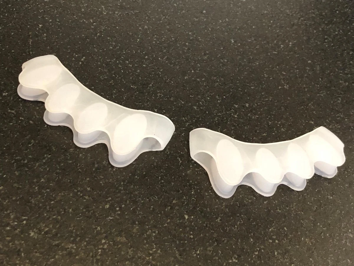 Scarlet Health | Teenspreider "Spreader III"; 1 Paar (2 Stuks) Gelhouder Van Zachte Siliconen; 5-teen Spreider Voor Hallux Valgus, Hamertenen, Kogelvormige Tenen. Vaandel 2 Scarlet Health | Teenspreider "Spreader III"; 1 Paar (2 Stuks) Gelhouder Van Zachte Siliconen; 5-teen Spreider Voor Hallux Valgus, Hamertenen, Kogelvormige Tenen. Vaandel - Afbeelding 2