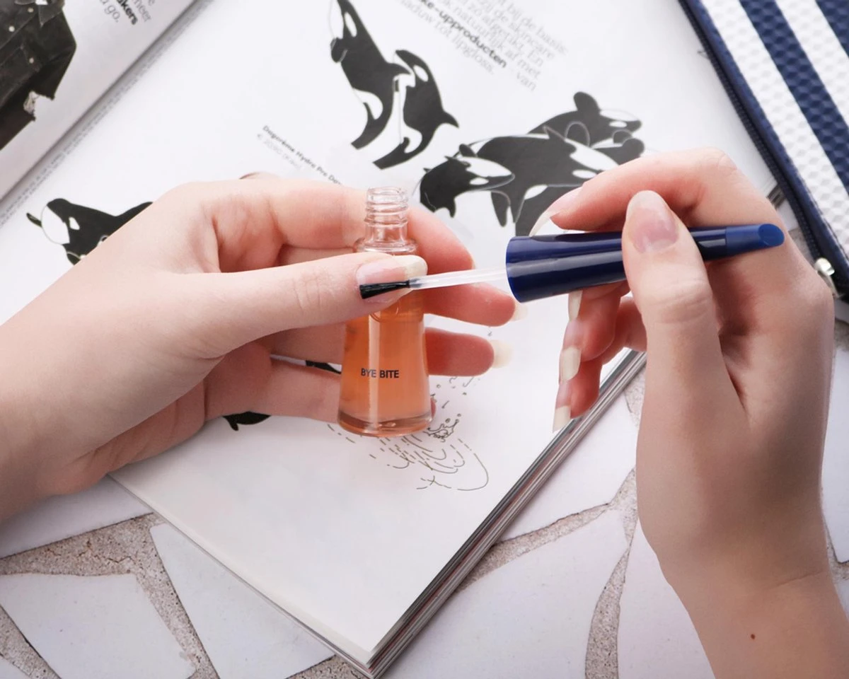 Herome Bye Bite - Anti-Nagelbijt Nagelbijt Nagellak - Stop Duimzuigen En Nagelbijten Nagelriembijten - Voor Volwassenen (Unisex) En Kinderen. - 10ml. 2 Herome Bye Bite - Anti-Nagelbijt Nagelbijt Nagellak - Stop Duimzuigen En Nagelbijten Nagelriembijten - Voor Volwassenen (Unisex) En Kinderen. - 10ml. - Afbeelding 2