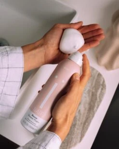 Naïf Family Doucheschuim Showerfoam Set - Voordeelverpakking - Lichaamsverzorging - 2 Stuks - Met Natuurlijke Ingrediënten 5 Naïf Family Doucheschuim Showerfoam Set - Voordeelverpakking - Lichaamsverzorging - 2 Stuks - Met Natuurlijke Ingrediënten -Verzorgingsproducten 962x1200